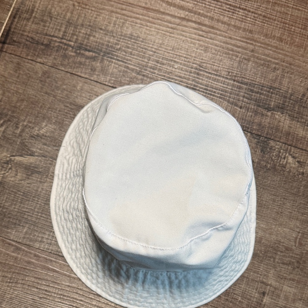 NWOT Alice + Olivia Reversible Bucket Hat - Picture 6 of 7